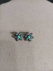 lot 6063 image: Flower Stud Earrings Set - Turquoise Bead and Dark Brown Floral