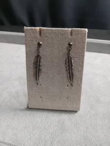 lot 6084 image: Silver Feather Drop Stud Earrings