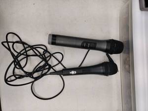 lot 62180 image: Set of 2 Microphones