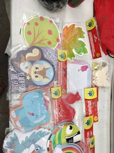 lot 62182 image: Lot of School Room Decor