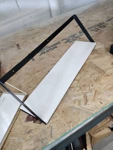 lot 62186 image: Floating Wall Shelf