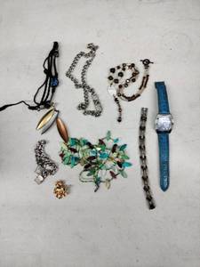 lot 62238 image: Lot of Miscellaneous Jewelery