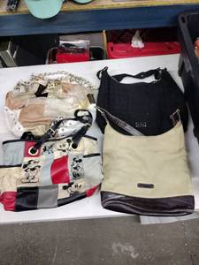 lot 62246 image: Set of 4 PursesHandbags