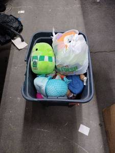 lot 62274 image: Tote of Miscellaneous Plushies