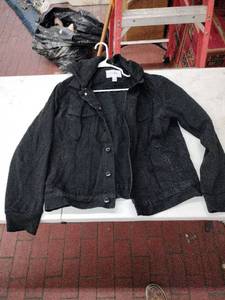 lot 59357 image: Fashion Nova hooded black denim jacket - US L