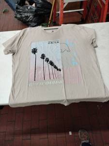 lot 59368 image: sandy-beige crewneck t-shirt Palm Springs CALA - 2XL