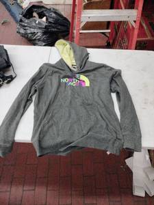 lot 59412 image: grey The North Face hoodie - L