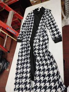 lot 59439 image: Printed Cardigan Dress Set - XL