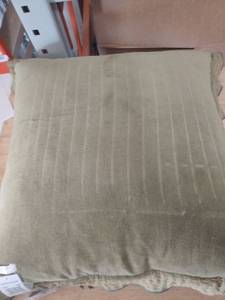 lot 1337 image: Magaschoni Korean decorative pillow cotton