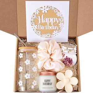 lot 2481 image: CHENGU Daisy Birthday Gifts Box Set with Claw Clip, Hair Scrunchie and Card