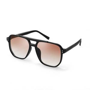 lot 14331 image: FEISEDY Retro Square Aviator Sunglasses Women Men 70s Vintage Trendy Plastic Frame Sun Glasses B2835