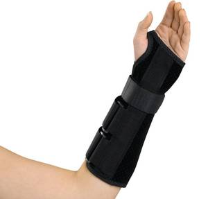 lot 2005 image: Medline Wrist and Forearm Splint, Left, Medium