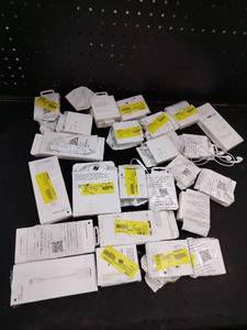 lot 5080 image: Lot of bulk various electronic items