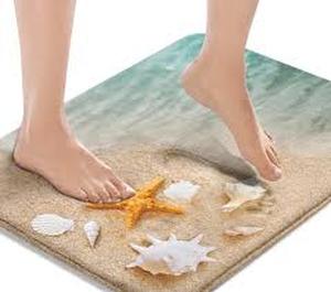lot 20152 image: Bath Mat with Starfish and Beach Scene Print (32x19)
