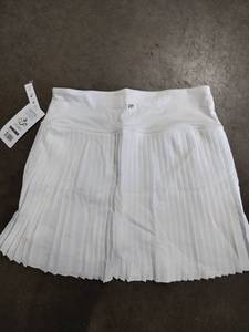 lot 2297 image: Ladies golf tennis and pickleball skirt white size L