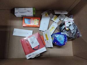 lot 5167 image: Lot of various electronics and related items
