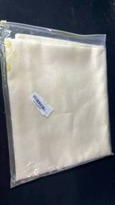 lot 10115 image: Mewodye table cloth yellow