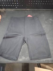 lot 6120 image: NEW Womenfts Shorts Dress Shorts Black 8 GF-US