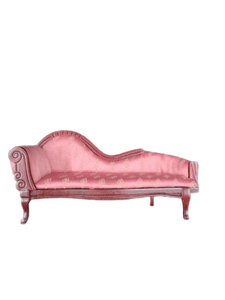 lot 6137 image: Dollhouse Chaise Lounge X004TR25VN Pink one leg piece broken
