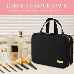 lot 6147 image: Honor Quilted Black Messenger Bag with Shoulder Strap