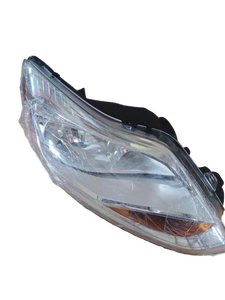 lot 1806 image: Vehicle Headlight Assembly with Amber Turn Signal