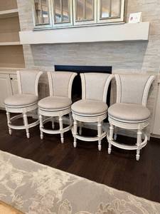 lot 906 image: Frontgate swivel seat barstools (set of 4) 45 x 21 x 21 in seat height is 24 in
