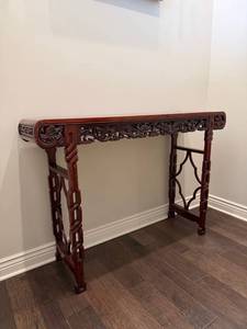 lot 912 image: Carved dragon entry or sofa table 41 x 60 x 17 in