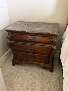 lot 914 image: Kathy Ireland Home marble top 3 drawer nightstand 28 x 29 x 18 in