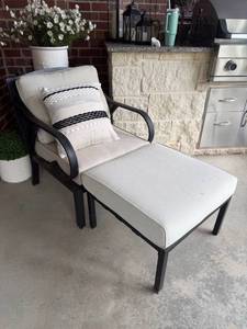 lot 952 image: Patio chair and ottoman with cushions