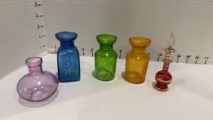 lot 1021 image: Glass perfume bottle and small glass vases
