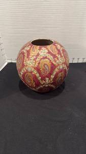 lot 1026 image: Decorative vase 7x7 dia