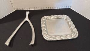 lot 1054 image: Guadalupe Imports serving tray 10.5x10.5 and silver metal wishbone
