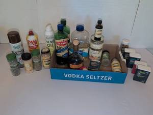 lot 1105 image: Large Lot of Cooking Oils, Spices, and Pantry Staples