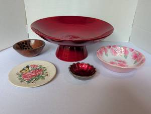 lot 1136 image: Decorative Bowl Collection - 5 Piece Set