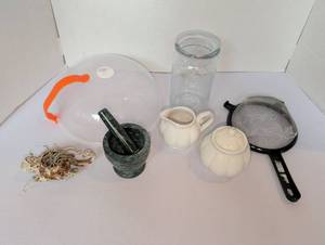lot 1138 image: Kitchen Essentials Mixed Lot