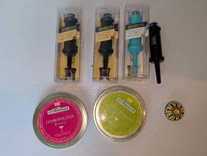 lot 1154 image: Cork Pops Wine Opener Set with Stirrings Cocktail Rimmers