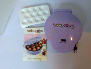 lot 1155 image: Babycakes Cake Pop Maker CP-12 with Accessories