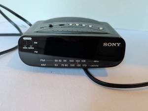 lot 1158 image: Sony Dream Machine FMAM Clock Radio ICF-C212