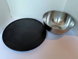 lot 1160 image: Lazy Susan and mixing bowl.