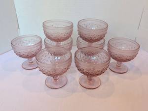 lot 1202 image: Pink embossed glass trifle bowls 8 qty
