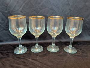 lot 1210 image: Set of 4 Gold Rim Stemmed Wine Glasses. Matches lot 1209