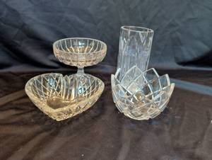 lot 1244 image: Cut Crystal Glass Decorative Set - 4 Pieces