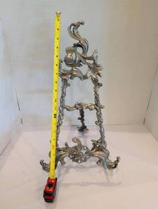 lot 1274 image: Ornate Silver-Tone Metal Rococo Style Tabletop Easel Stand