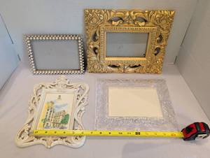 lot 1279 image: Set of 4 Decorative Picture Frames