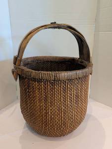 lot 1283 image: 24x14 primitive basket