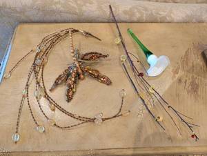 lot 1288 image: Decorative Dragonfly Ornament Set with Beaded Garland and Art Glass Flower