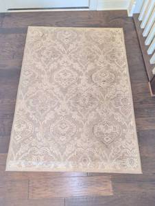 lot 1293 image: Neutral Damask Floral Area Rug with Rug Pad 46x66