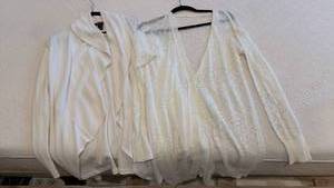 lot 1365 image: White House Black Market and other ladies sweater jackets