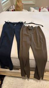 lot 1383 image: Ladies pants