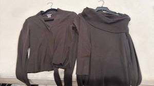 lot 1432 image: Ann Taylor ladies tops